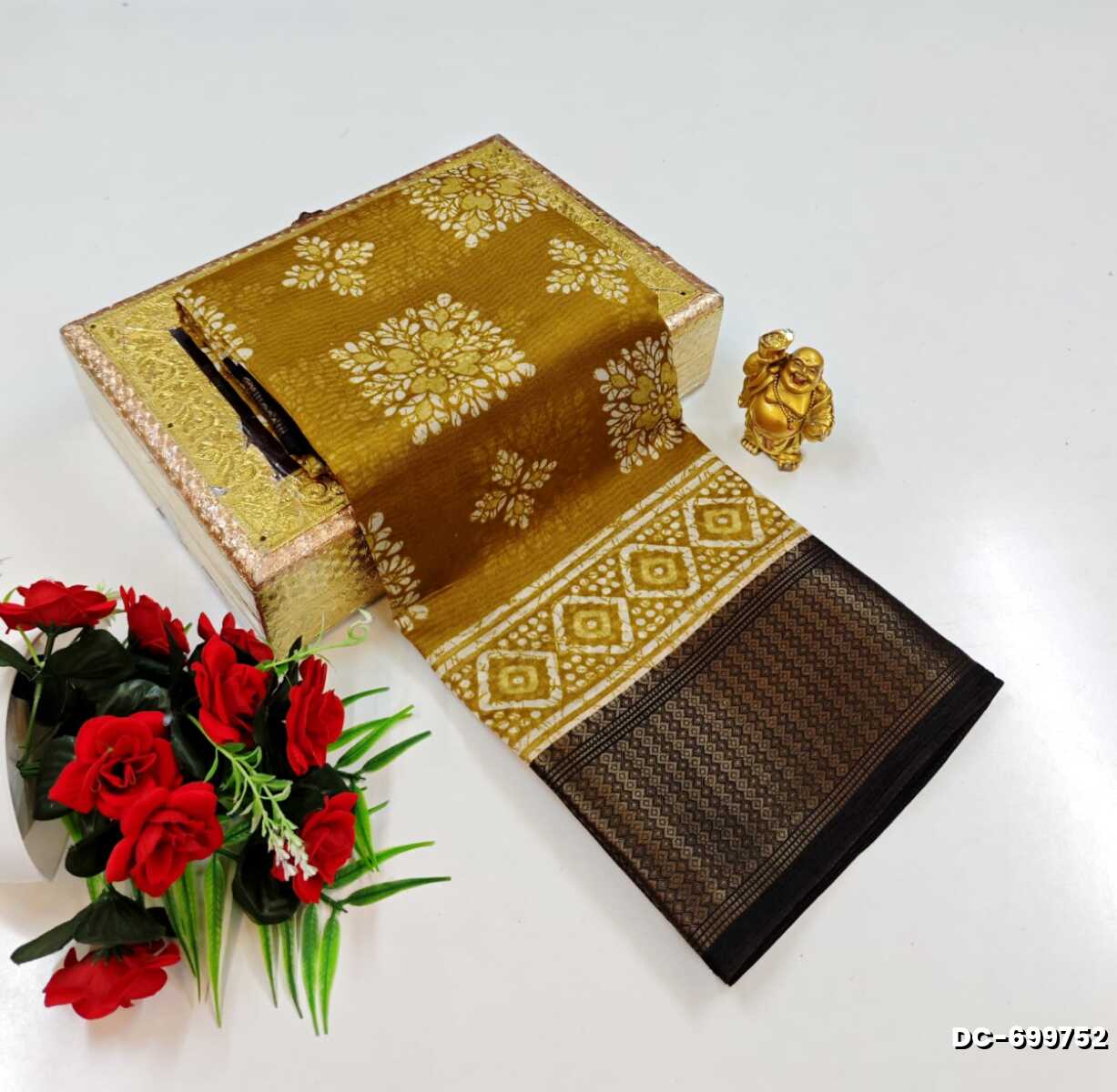 Contrast Print Soft Cotton Saree with Artistic Thread Border
